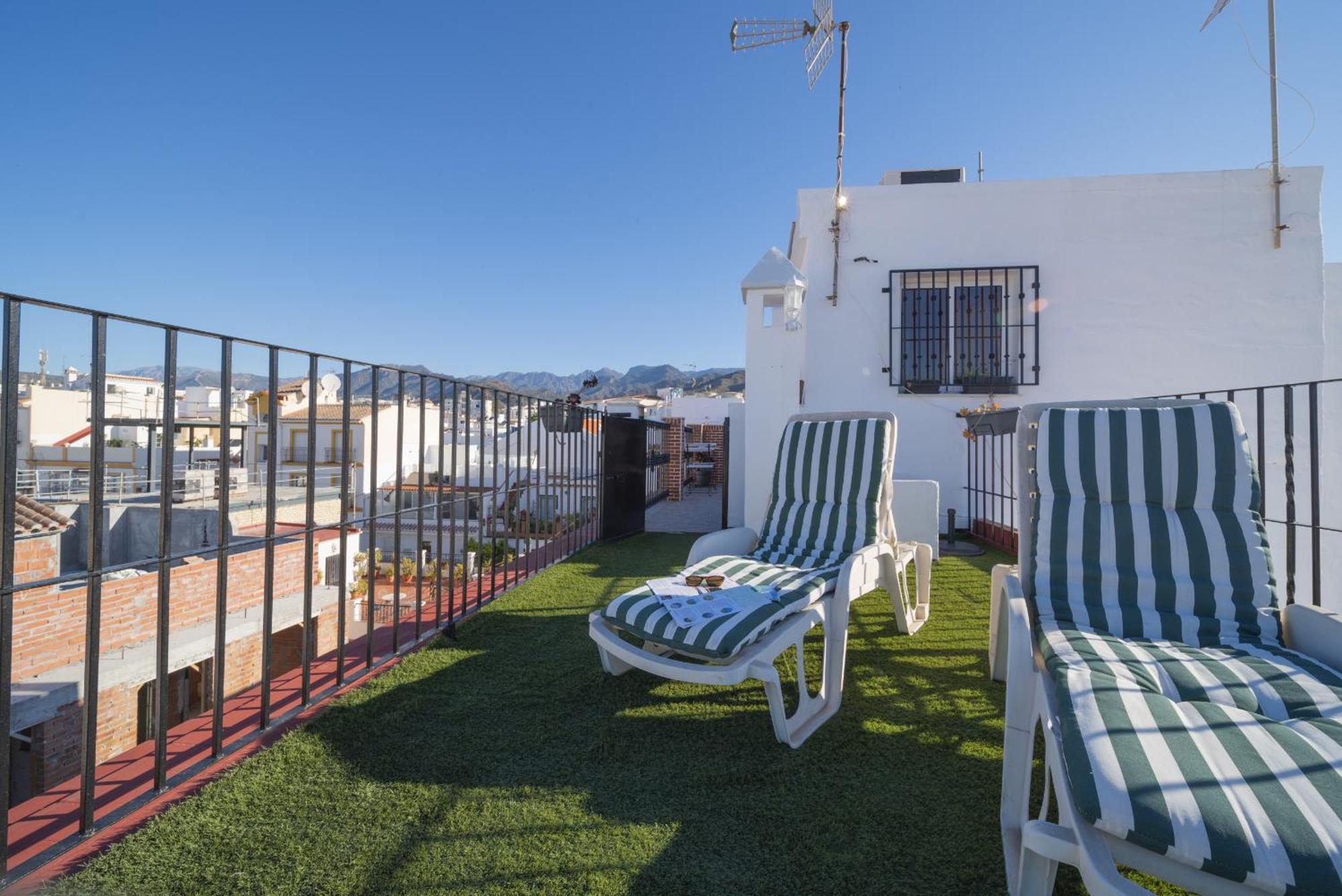 Atico Jimena Granada En El Centro De Nerja Apartment Room photo